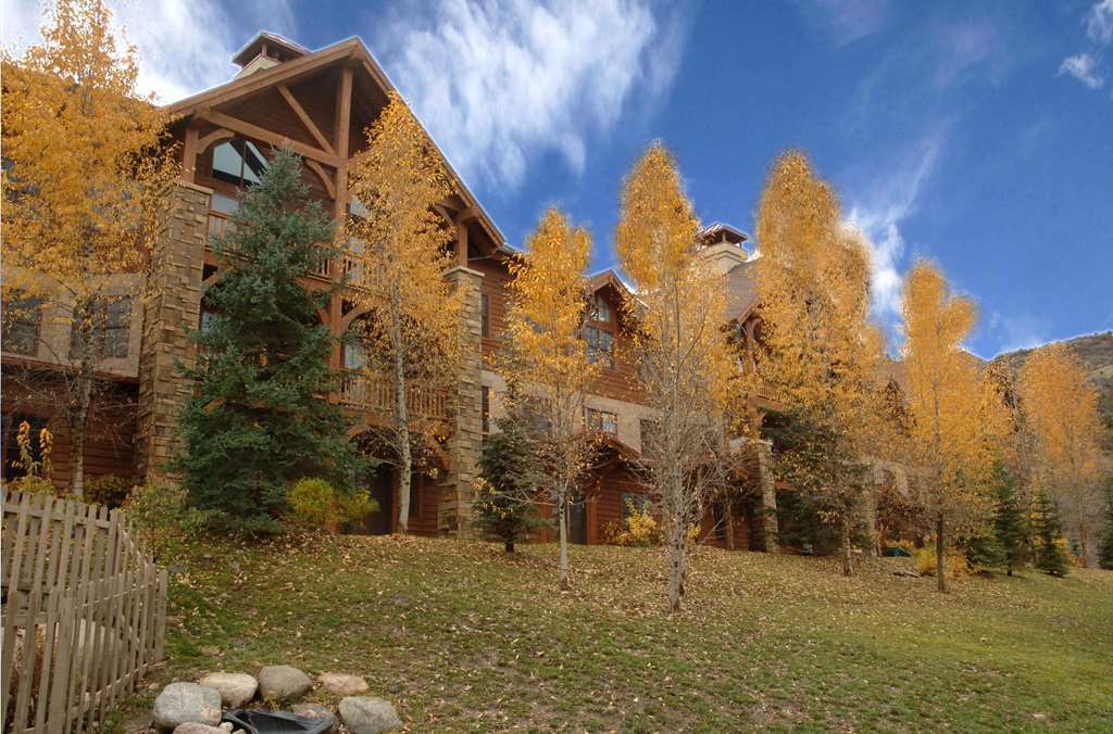 Lodge At Brookside Avon Village Exterior foto
