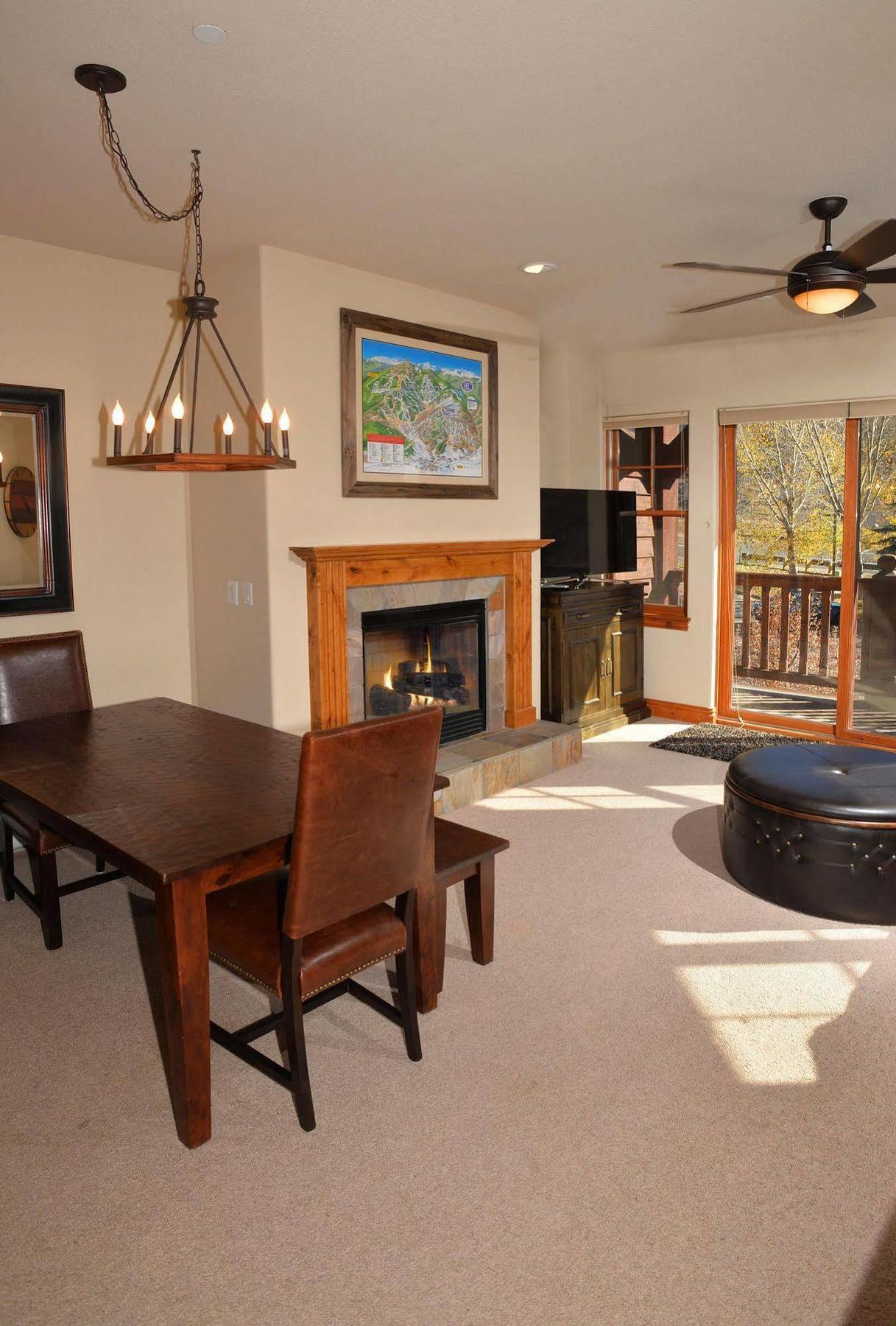Lodge At Brookside Avon Village Exterior foto